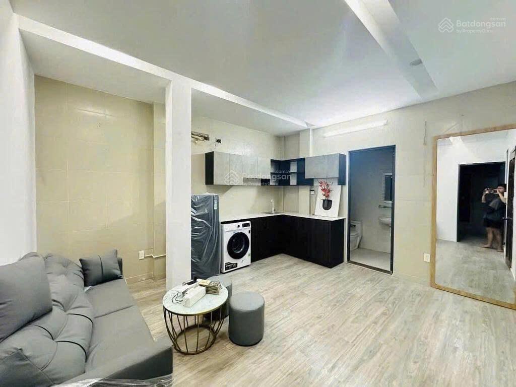 Nhà hẻm lớn chu văn an thông bùi đình tuy, ngay trung tâm, 2 tầng, giá chỉ 9 triệu