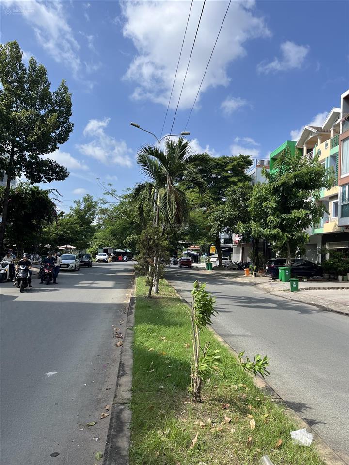 Mặt tiền ngay nguyễn quý đức ngang 5m dài 20m hầm 4 tầng chỉ 25 tỷ
