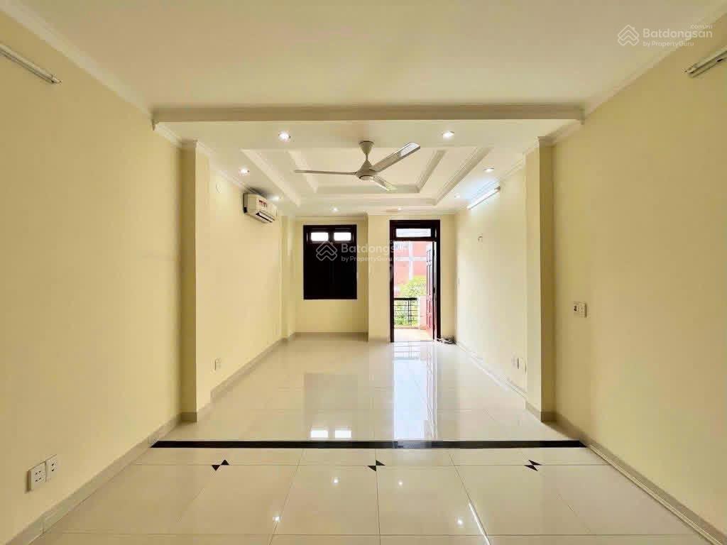 Cho thuê nhà mặt tiền cao đức lân  bùi tá hán ngang 4.5m dài 20m 4 tầng làm vp  kinh doanh 35tr