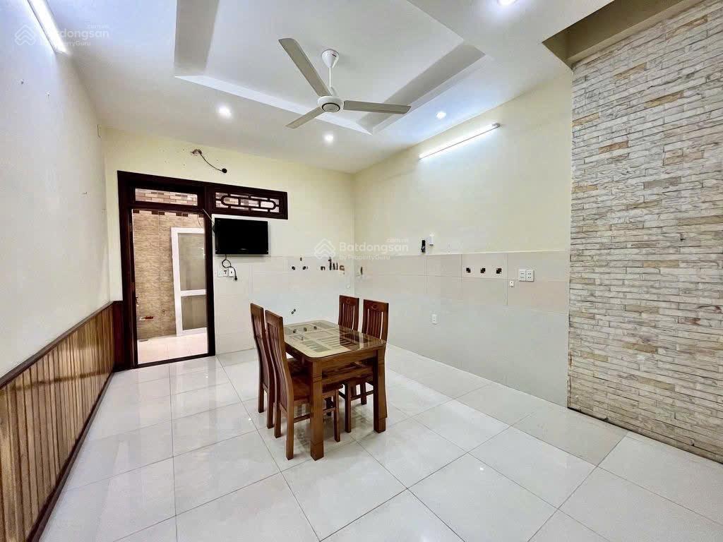 Cho thuê nhà mặt tiền cao đức lân  bùi tá hán ngang 4.5m dài 20m 4 tầng làm vp  kinh doanh 35tr