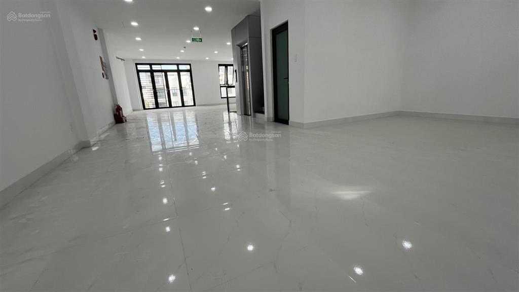 Ngay nguyễn văn kỉnh trương văn bang hầm 6 tầng sẵn dòng tiền ngang 5m dài 17m chỉ 17.5 tỷ