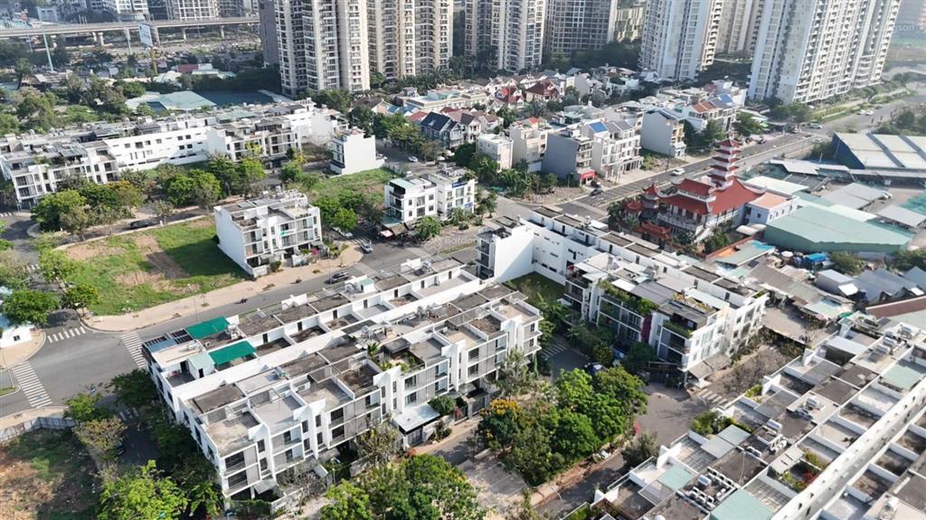 Nhà đẹp tiện kinh doanh, ở ngang 7m dài 23m vũ tông phan nguyễn hoàng chỉ 37 tỷ