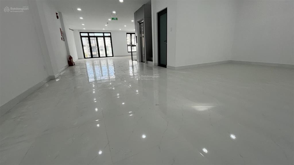Nhà đẹp tiện kinh doanh, ở ngang 7m dài 23m vũ tông phan nguyễn hoàng chỉ 37 tỷ