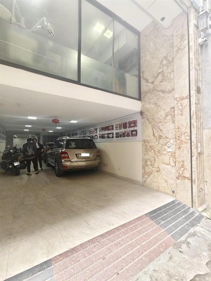 Bán gấp toà nhà 125m 9 tầng thang máy, gara ô tô, 10m ra mặt phố, làm vp cực đẹp tại trường chinh.