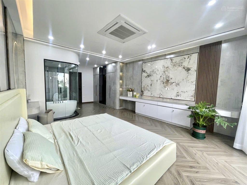 Bán nhà giá cạnh tranh đống đa 60m2 xây mới thang máy thoáng sáng gần phố tặng nội thất tiền tỷ