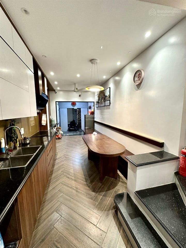 Bán nhà quận đống đa hà nội 80m2 5tầng full nội thất, ngõ rộng thoáng trước sau, ở sướng chỉ 10tỷ