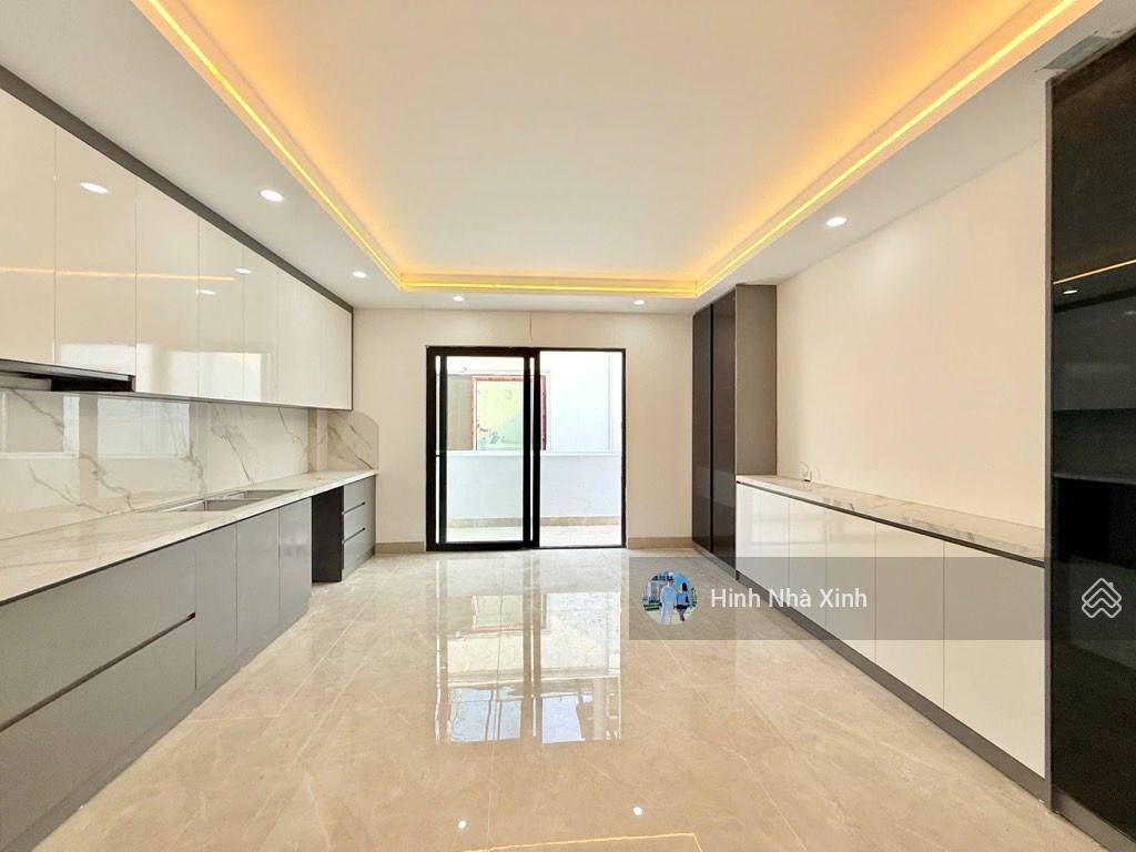 Chính chủ bán nhà tại ngã 6 ô chợ dừa đống đa, xây mới 7 tầng thang máy, ngõ thông gần phố chỉ 12ty
