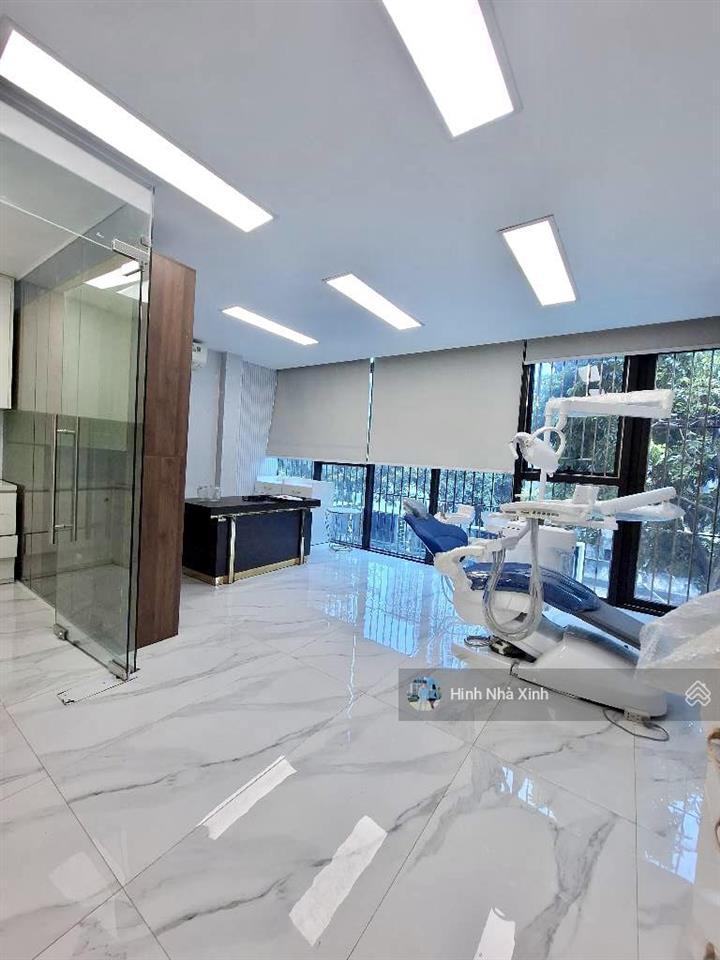 Bán biệt thự 6 tầng thang máy royal city, thông sàn vỉa hè rộng kinh doanh, khu vực ở cưc sướng