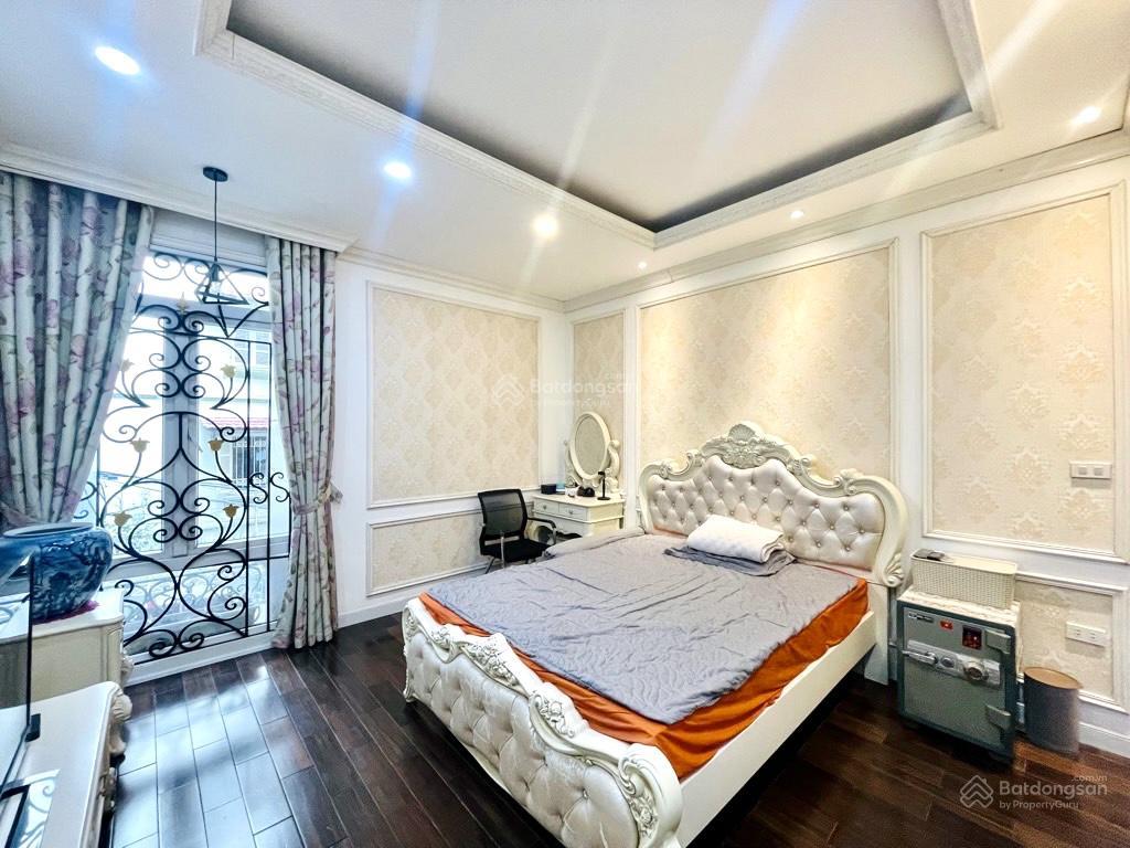 Bán nhà thái hà, đống đa ô tô đỗ cửa 13 tỷ  65m2, 4p ngủ, tặng nội thất, giá tốt khu vực.