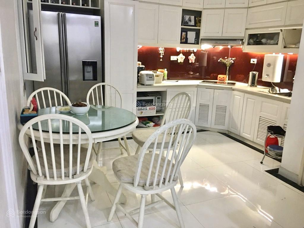 Bán nhà thái hà, đống đa ô tô đỗ cửa 13 tỷ  65m2, 4p ngủ, tặng nội thất, giá tốt khu vực.