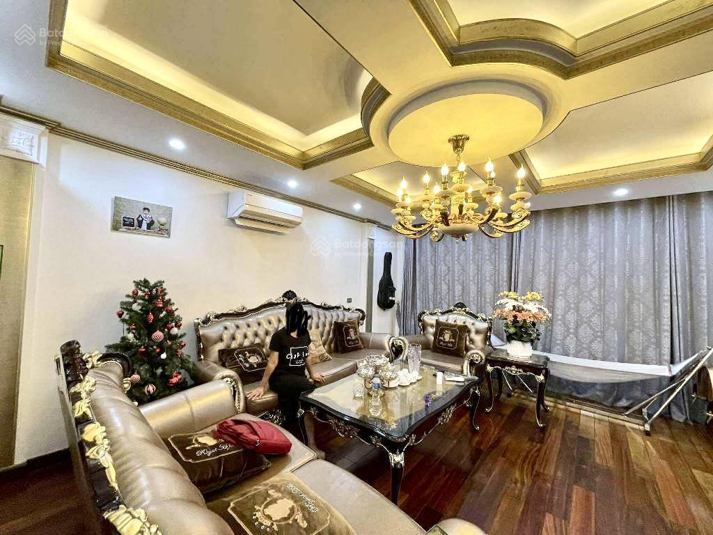Chính chủ bán nhà trường chinh 8tầng thang máy vừa ở vừa vừa kdoanh , gara ô tô, có pccc chỉ hơn 30