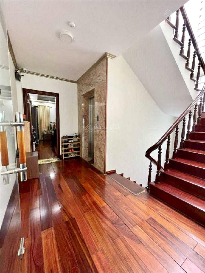 Chính chủ bán nhà trường chinh 8tầng thang máy vừa ở vừa vừa kdoanh , gara ô tô, có pccc chỉ hơn 30