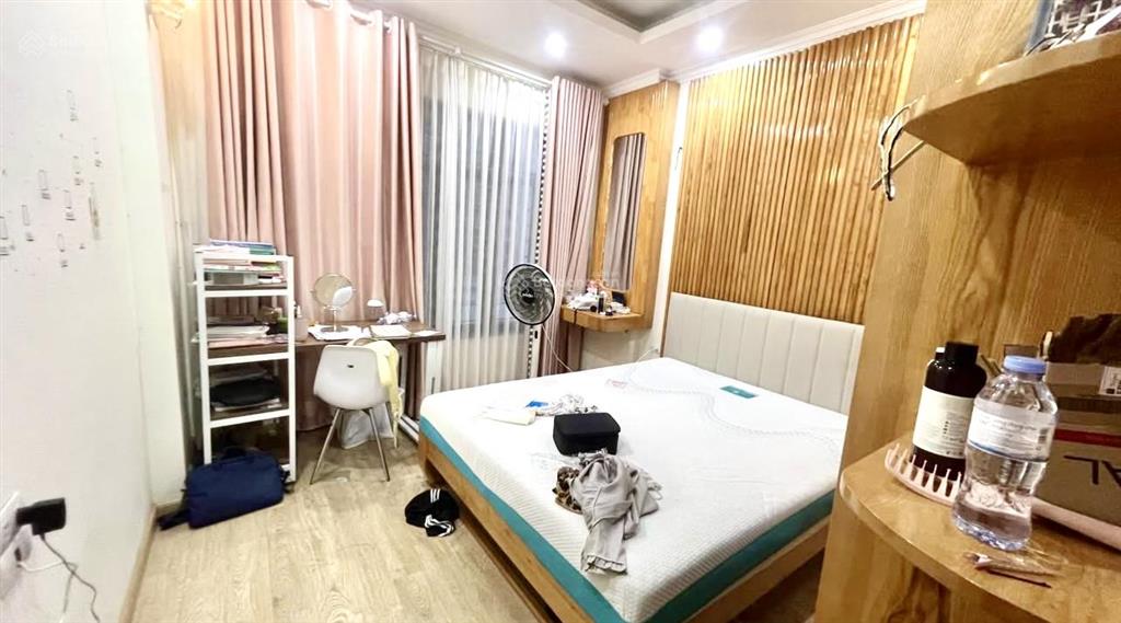 Chính chủ cần bán gấp nhà thái thịnh đống đa 41m2 5 tầng tự tay xây tâm huyết, còn mới đẹp chỉ 8tỷ.