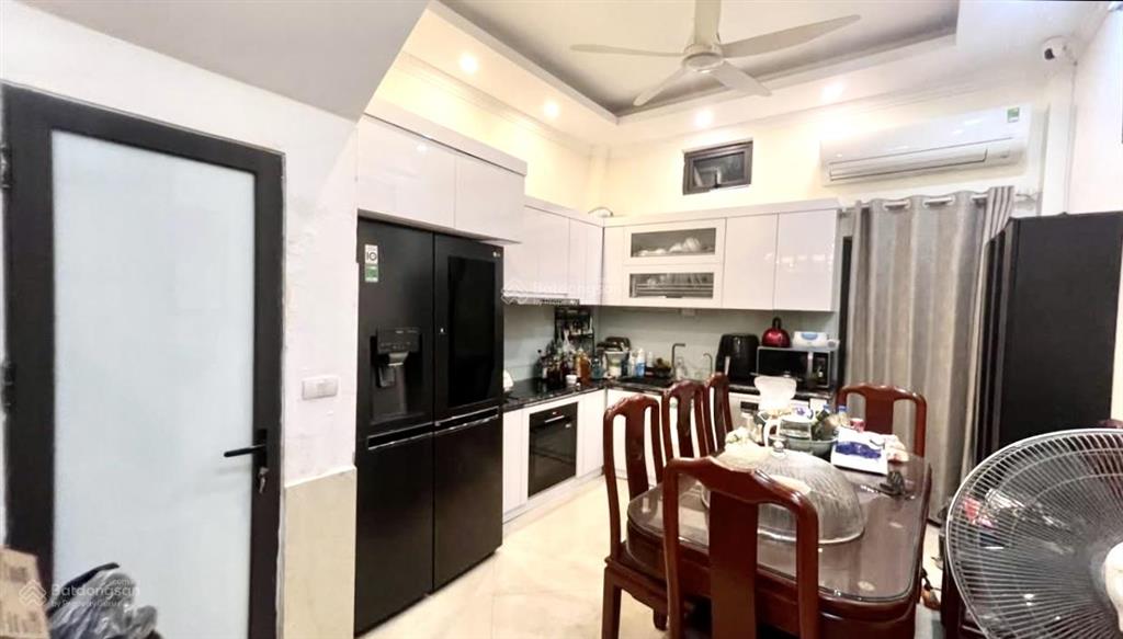 Chính chủ cần bán gấp nhà thái thịnh đống đa 41m2 5 tầng tự tay xây tâm huyết, còn mới đẹp chỉ 8tỷ.