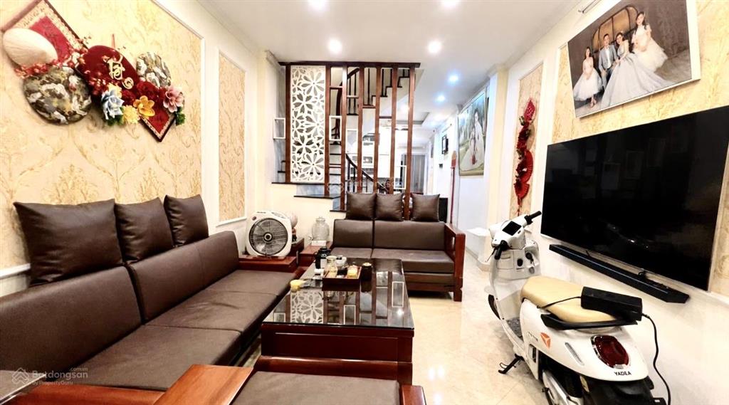 Chính chủ cần bán gấp nhà thái thịnh đống đa 41m2 5 tầng tự tay xây tâm huyết, còn mới đẹp chỉ 8tỷ.