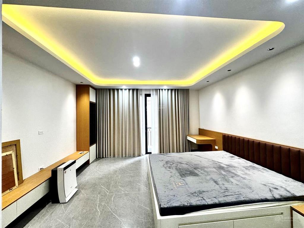Cần tiền bán gấp nhà phố thái hà đống đa 80m2 7tầng ô tô tải tránh, vỉa hè kinh doanh chỉ 30 tỷ
