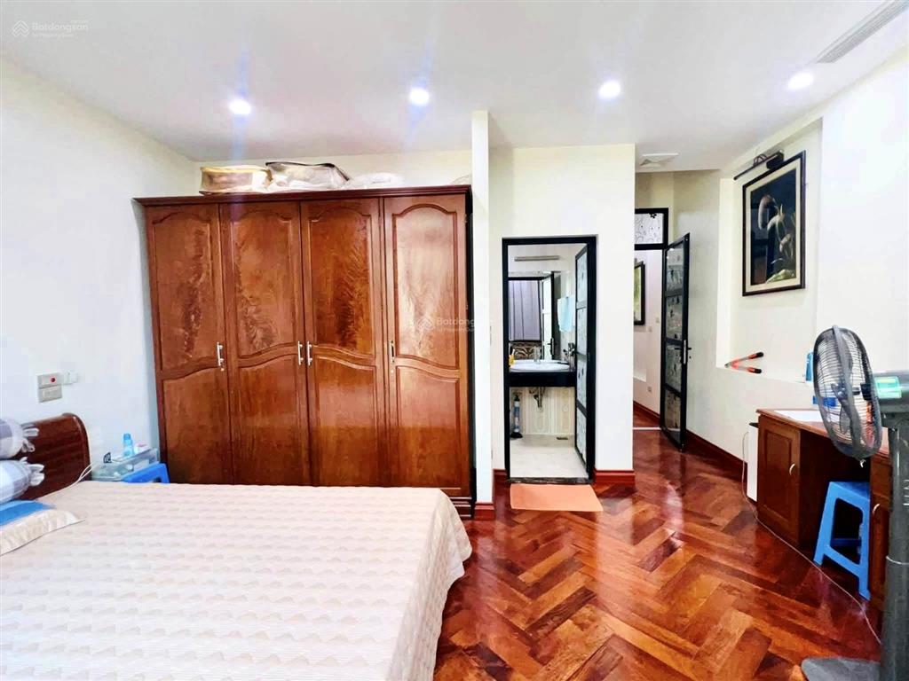 Bán gấp nhà phân lô trần quang diệu, ngay quận uỷ hoàng cầu 66m2  7t thang máy gara 2 ôtô chỉ 29tỷ