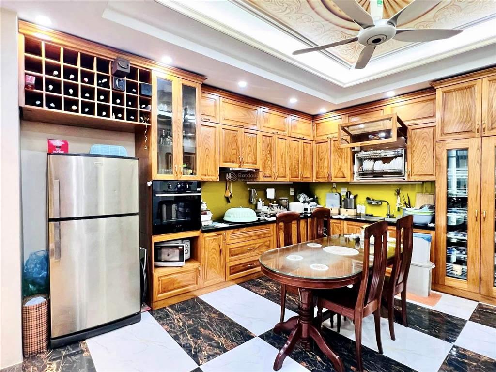 Bán gấp nhà phân lô trần quang diệu, ngay quận uỷ hoàng cầu 66m2  7t thang máy gara 2 ôtô chỉ 29tỷ