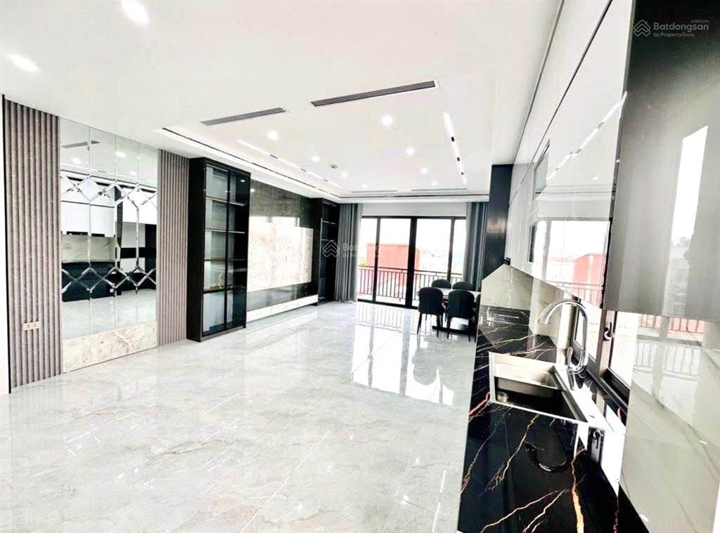 Cần tiền bán gấp nhà gần ngã 6 ô chợ dừa đống đa 43m 6tầng thang máy ôtô đỗ cửa tặng nội thất 500tr