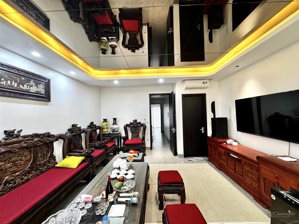Bán gấp nhà phân lô cạnh hồ phương mai, 65m2  6 tầng gara ô tô, vỉa hè kinh doanh chỉ hơn 25 tỷ