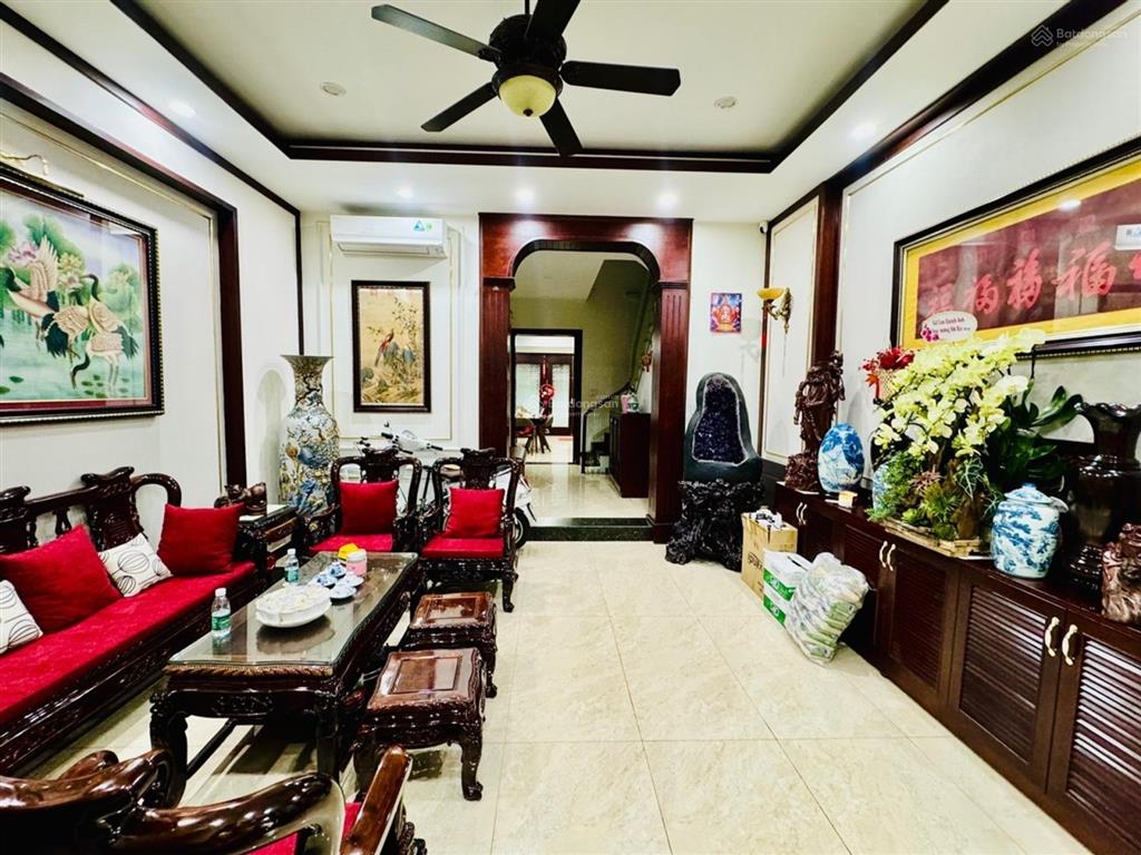 Bán gấp nhà gara 2 ô tô, kinh doanh phố tôn đức thắng 100m2 7 tầng thang máy mặt tiền 5.5m hơn 30ty