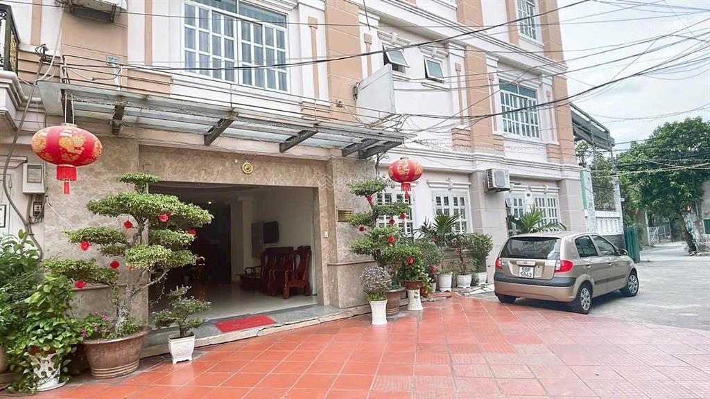 Chính chủ cần bán khách sạn hoà phát quận thủ đức. 6 tầng 525m2. giá thương lượng tốt