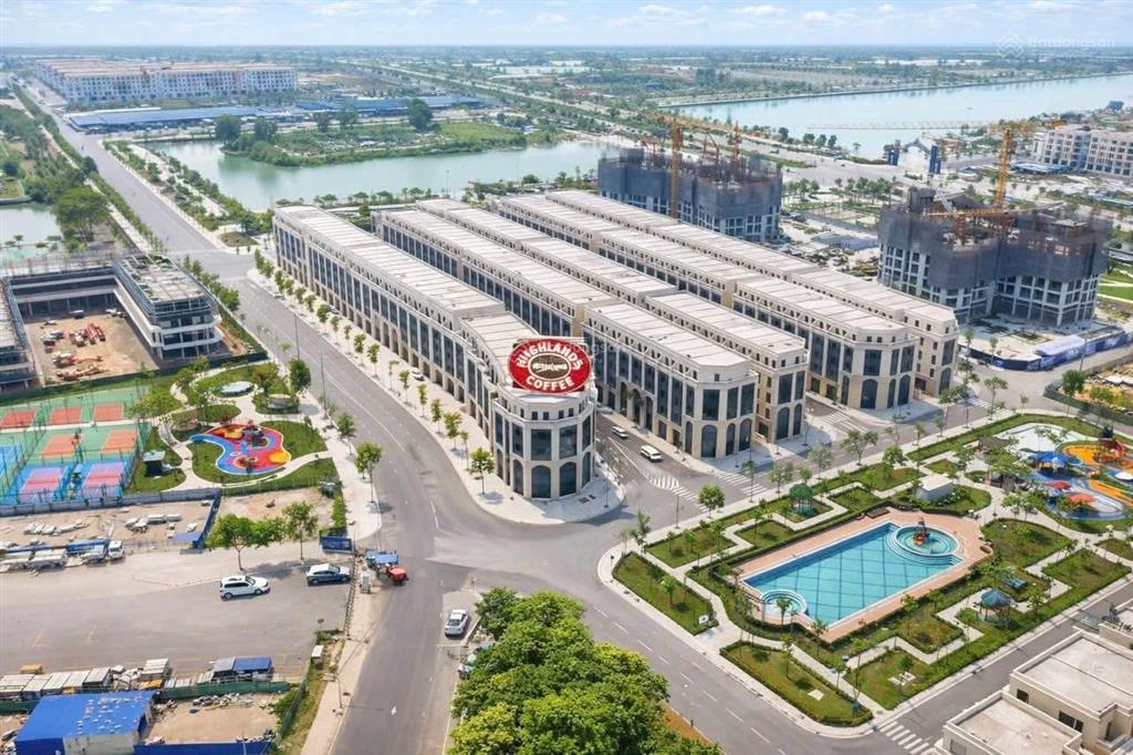 Căn góc đẹp nhất dự án vinhomes cổ loa  4 mặt tiền  đường 30m giá 400tr/m2