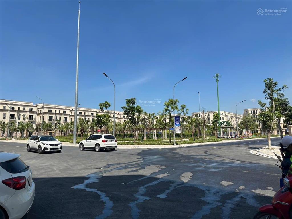 Chủ nhà cần tiền bán nhanh căn góc 115.5m2  hướng đông nam giá 40 tỷ