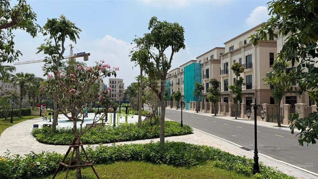 Giảm giá để vào việc căn song lập 136m2 giá 51.8 tỷ  vinhomes cổ loa