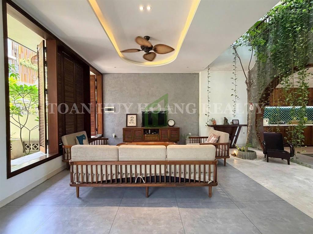 Biệt thự 4 phòng ngủ có hồ bơi ở euro village