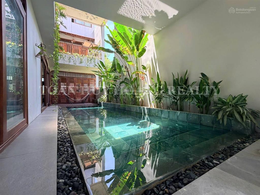 Biệt thự 4 phòng ngủ có hồ bơi ở euro village