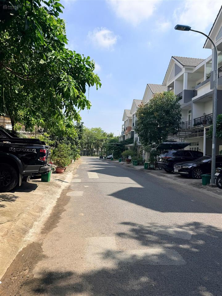 Cần bán nhà khu compound park riverside (bưng ông thoàn, q9)  75m2  chuyên nhận ký gửi mua bán q9