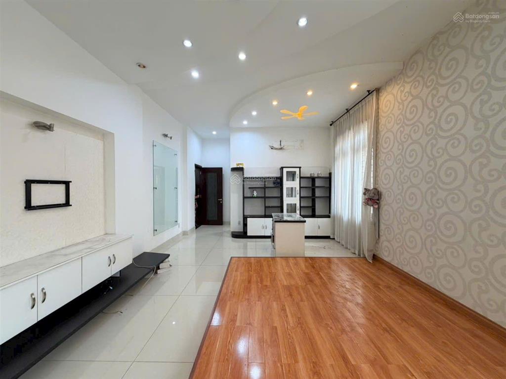 Cần bán siêu biệt thự hai mặt tiền khu dân cư phú mỹ quận 7 ..dt.478 mét vuông giá 68,68 triệ tỷ