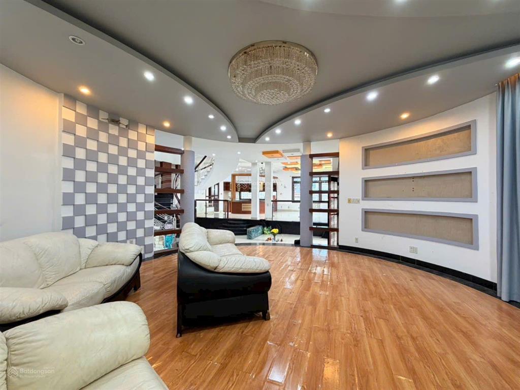 Cần bán siêu biệt thự hai mặt tiền khu dân cư phú mỹ quận 7 ..dt.478 mét vuông giá 68,68 triệ tỷ