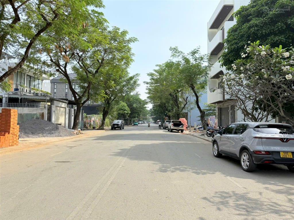 Cần bán siêu biệt thự hai mặt tiền khu dân cư phú mỹ quận 7 ..dt.478 mét vuông giá 68,68 triệ tỷ