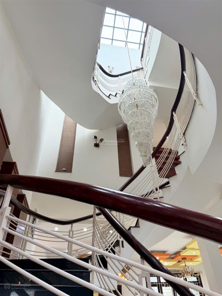 Cần bán siêu biệt thự hai mặt tiền khu dân cư phú mỹ quận 7 ..dt.478 mét vuông giá 68,68 triệ tỷ