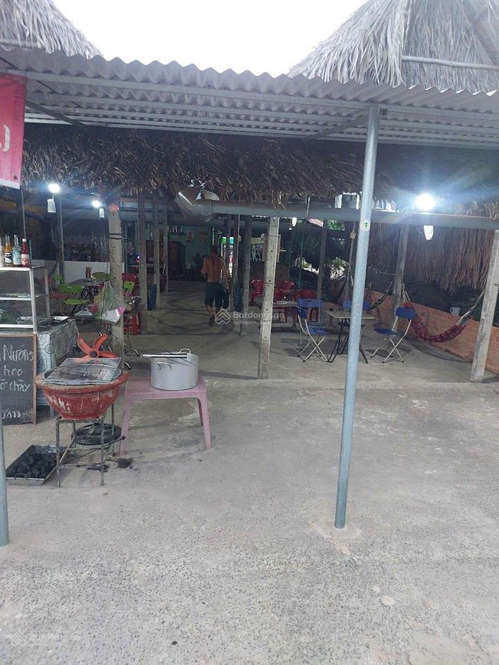 Cần bán gấp nhà mặt tiền 786 ngay ủy ban đang kinh doanh, giá 1,7 tỷ hơn thị trường 30%