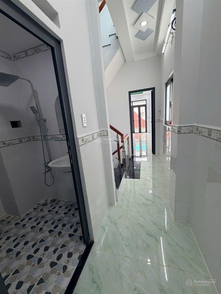Cần bán nhà 3 tầng gần bến xe quận 8. 53 m giá 5 tỷ 950 triệu thương lượng. sổ hồng riêng