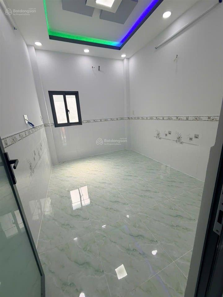 Cần bán nhà 3 tầng gần bến xe quận 8. 53 m giá 5 tỷ 950 triệu thương lượng. sổ hồng riêng