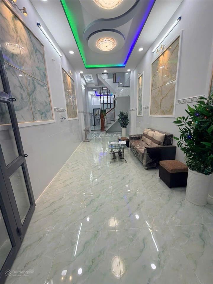 Cần bán nhà 3 tầng gần bến xe quận 8. 53 m giá 5 tỷ 950 triệu thương lượng. sổ hồng riêng