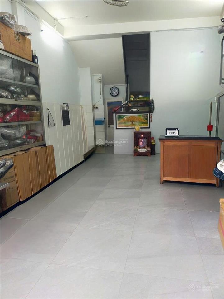 Hàng hiếm trung tâm q5 trần bình trọng 4 tầng 33m², 14,2 tỷ, ô tô ngủ trong nhà đang kinh doanh