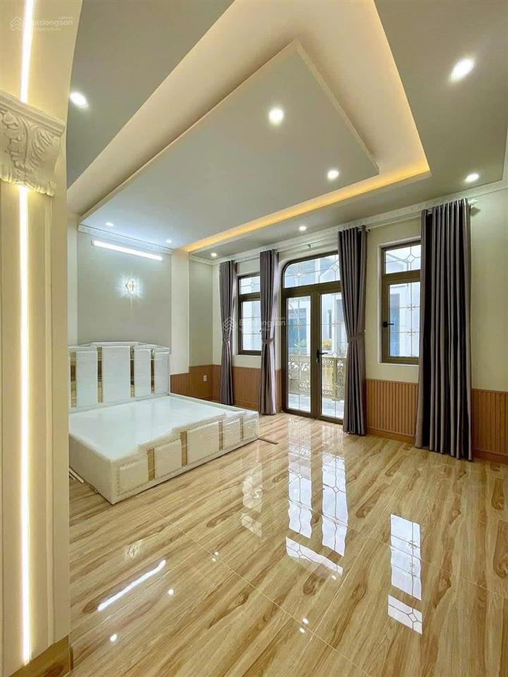 Xe hơi đỗ cửa ngày đêm  nhà mới thống nhất p10, gv. 5x12m, gần bv hồng đức