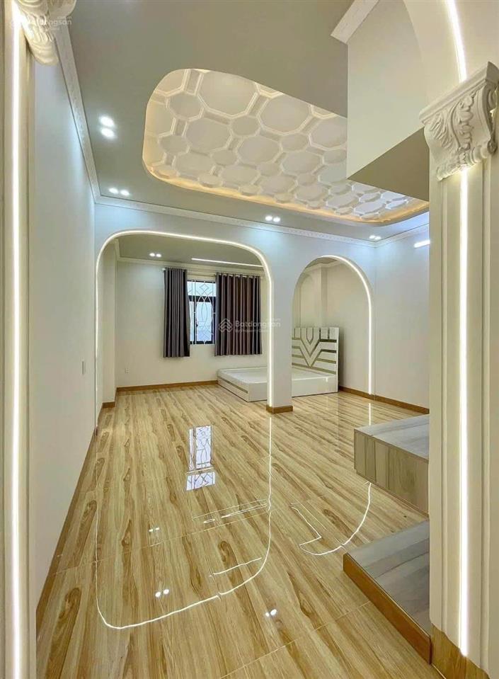 Xe hơi đỗ cửa ngày đêm  nhà mới thống nhất p10, gv. 5x12m, gần bv hồng đức