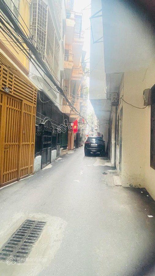 Bán nhà riêng 47m2, 4pn, 4wc tại hào nam, cát linh, đống đa, 18,9 tỷ vnd ngõ oto.