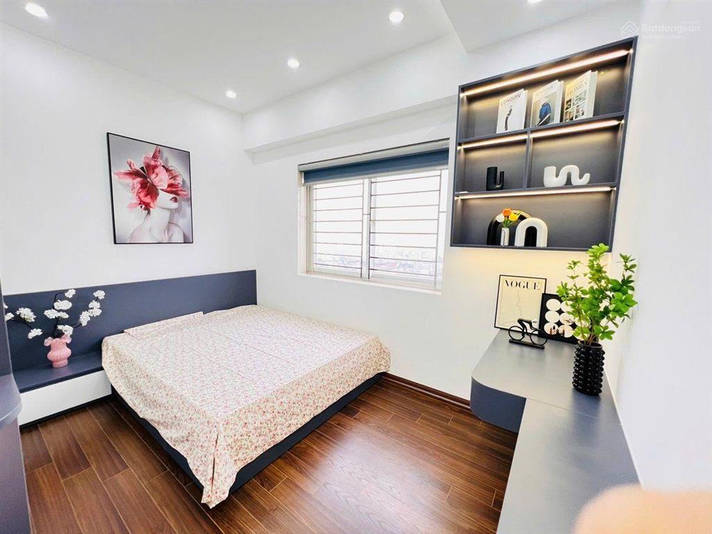 Chính chủ cần bán căn hộ cao cấp 102 thái thịnh (hathanh) ở thái thịnh, giá 11 tỷ, sổ 115m2.