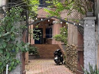 Cho thuê biệt thự sân vườn view hồ tây 200m x 3 tầng giá 70tr