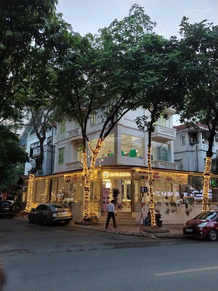 Cho thuê biệt thự lô góc nguyễn thị định 200m2 x 3 tầng giá 8000$