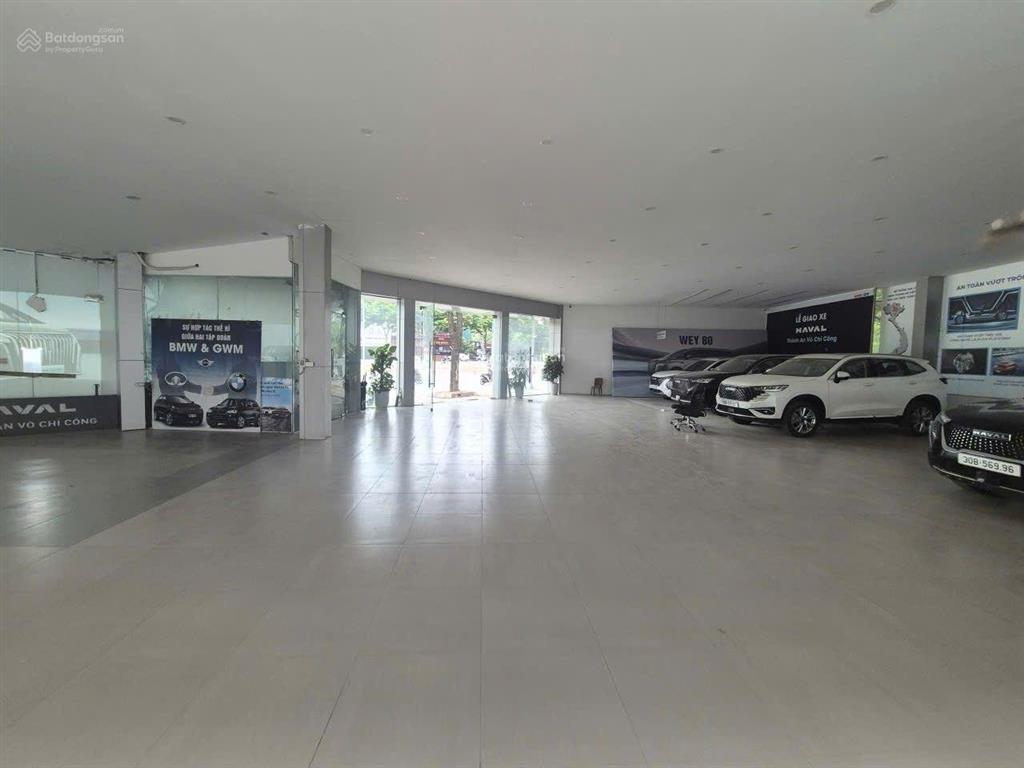 Cho thuê 400m2 mặt phố võ chí công, mặt tiền 25m