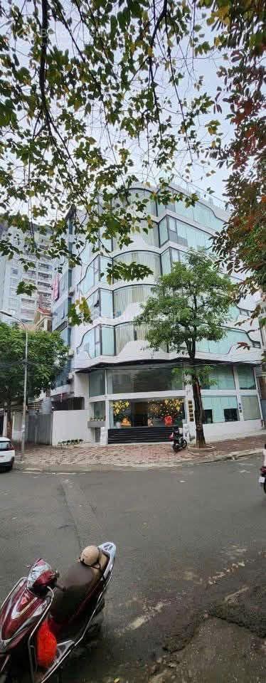Cho thuê tòa vp lô góc 2mt 156m2 x 7,5 tầng 1 hầm giá 195tr/th