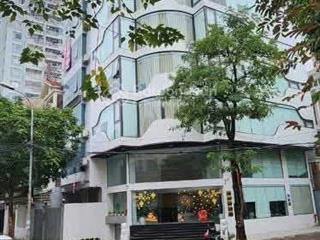 Cho thuê tòa vp lô góc 2mt 156m x 7,5 tầng 1 hầm giá 195tr